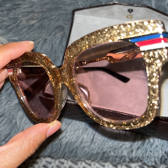 Gucci Sunglasses - Picture 5 of 5